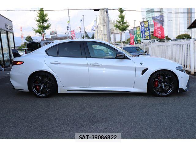 ALFA ROMEO Giulia 2019-02 7452580-3