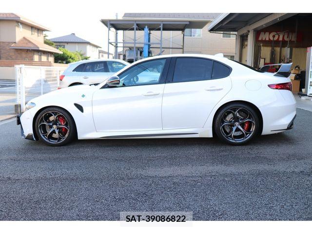 ALFA ROMEO Giulia 2019-02 7452580-4