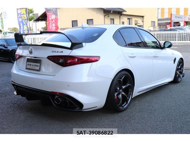 ALFA ROMEO Giulia 2019-02 7452580-5