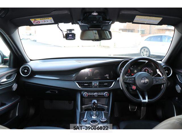 ALFA ROMEO Giulia 2019-02 7452580-8