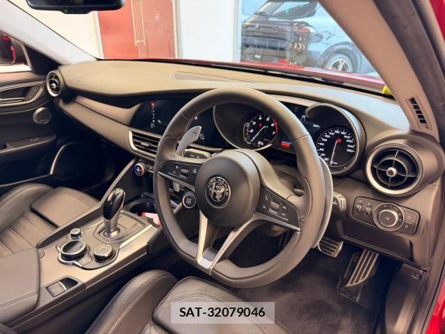 ALFA ROMEO Giulia 2017-07 7499295-12