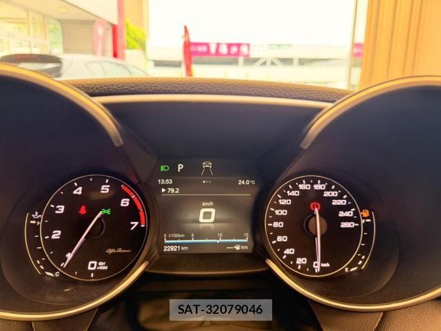 ALFA ROMEO Giulia 2017-07 7499295-13