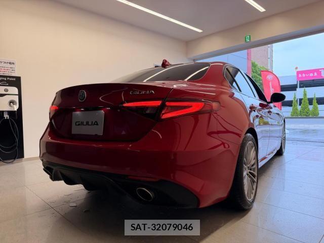 ALFA ROMEO Giulia 2017-07 7499295-4