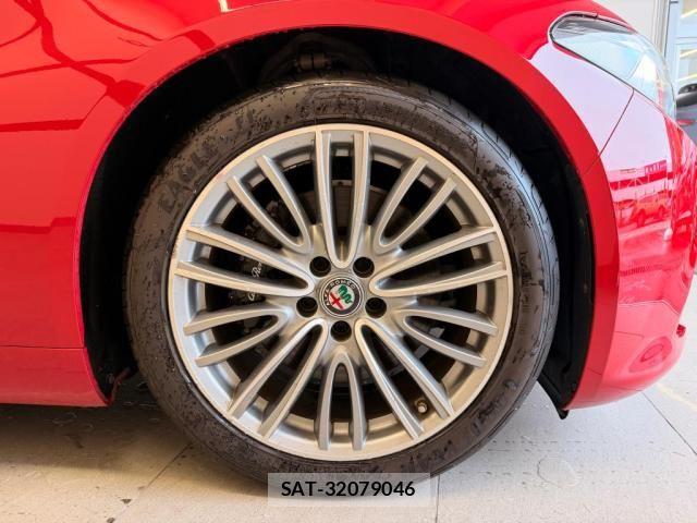 ALFA ROMEO Giulia 2017-07 7499295-8