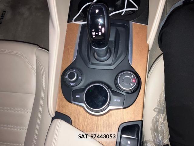 ALFA ROMEO Giulia 2019-08 7720030-21