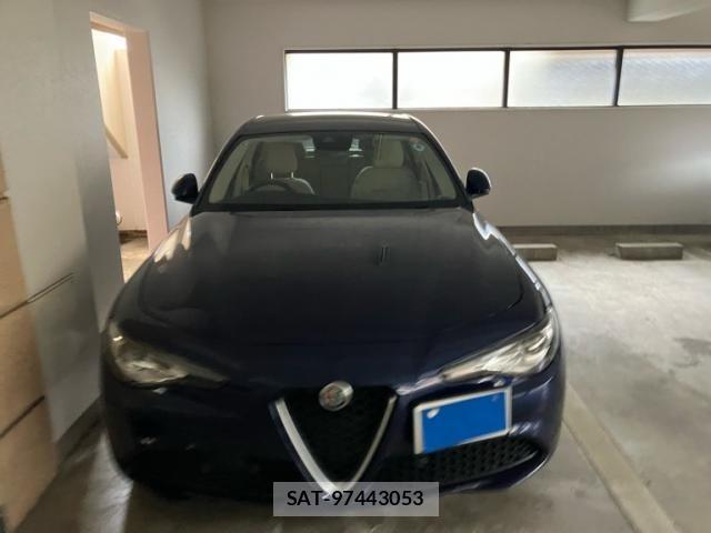 ALFA ROMEO Giulia 2019-08 7720030-2