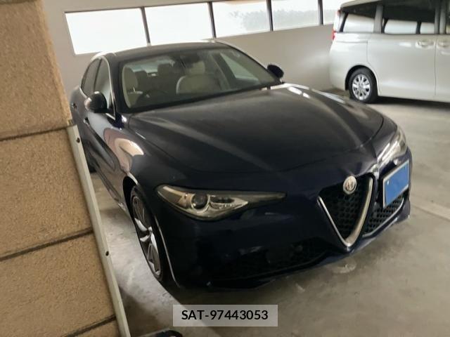 ALFA ROMEO Giulia 2019-08 7720030-3