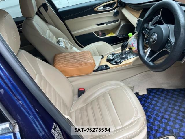 ALFA ROMEO Giulia 2018-02 7782232-12
