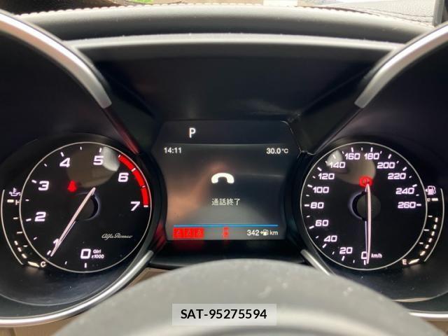 ALFA ROMEO Giulia 2018-02 7782232-17