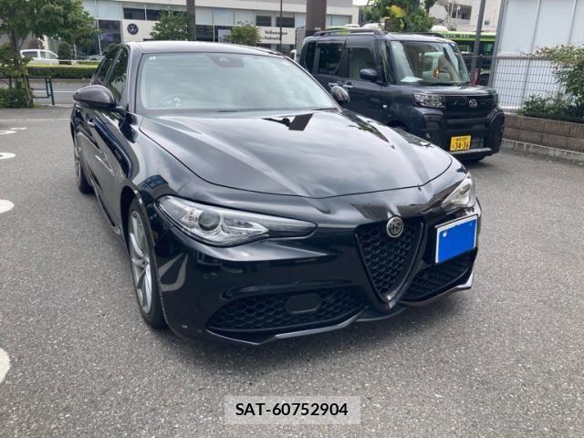 ALFA ROMEO Giulia 2019-07 7875075-0