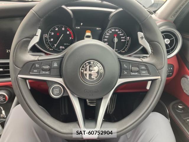 ALFA ROMEO Giulia 2019-07 7875075-18