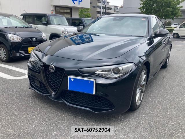 ALFA ROMEO Giulia 2019-07 7875075-1