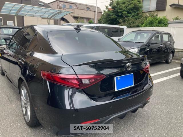 ALFA ROMEO Giulia 2019-07 7875075-3