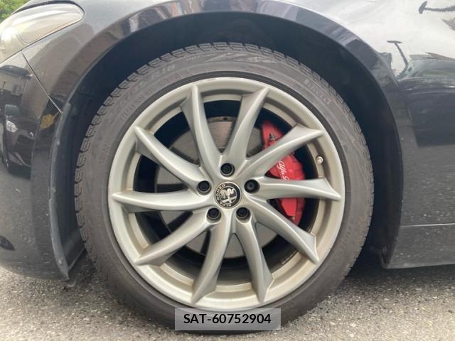 ALFA ROMEO Giulia 2019-07 7875075-6