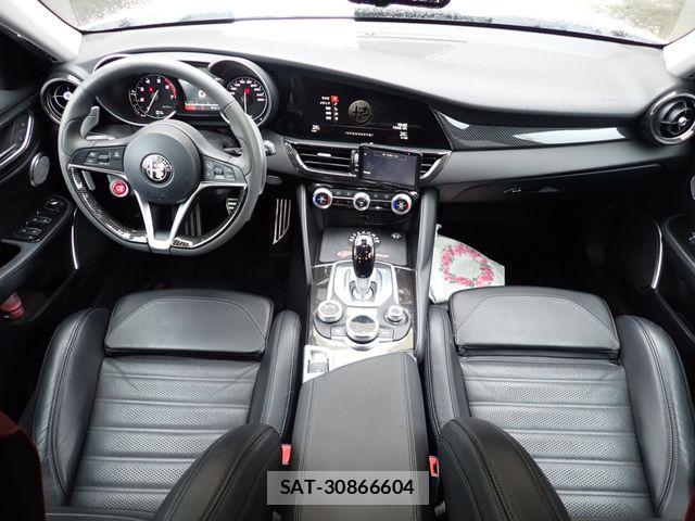 ALFA ROMEO Giulia 2017-12 7960336-15