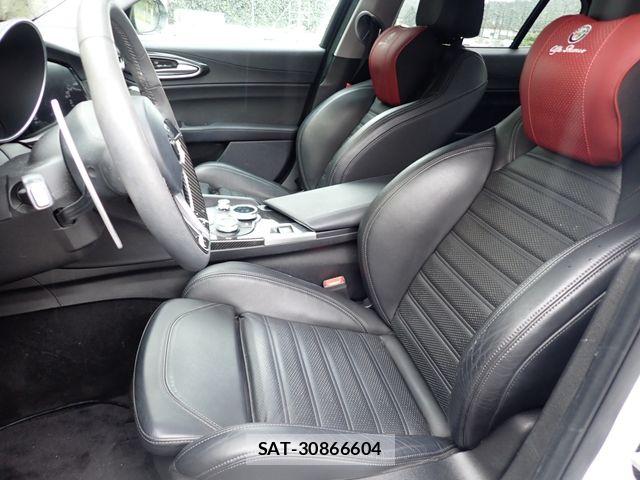 ALFA ROMEO Giulia 2017-12 7960336-17
