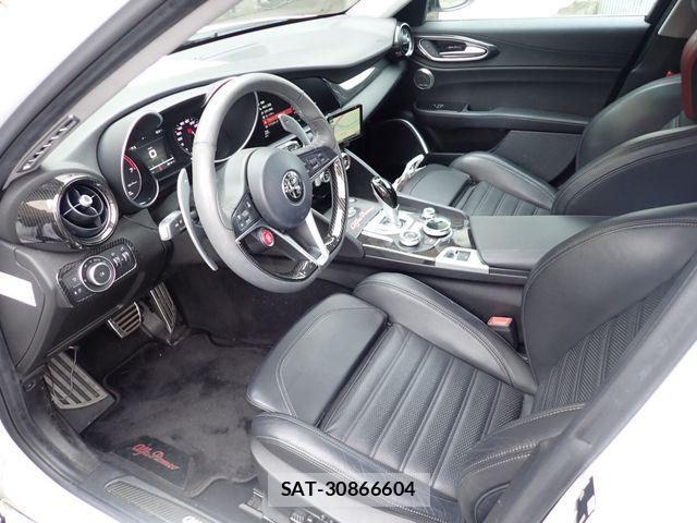 ALFA ROMEO Giulia 2017-12 7960336-1