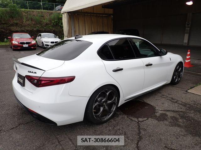 ALFA ROMEO Giulia 2017-12 7960336-6