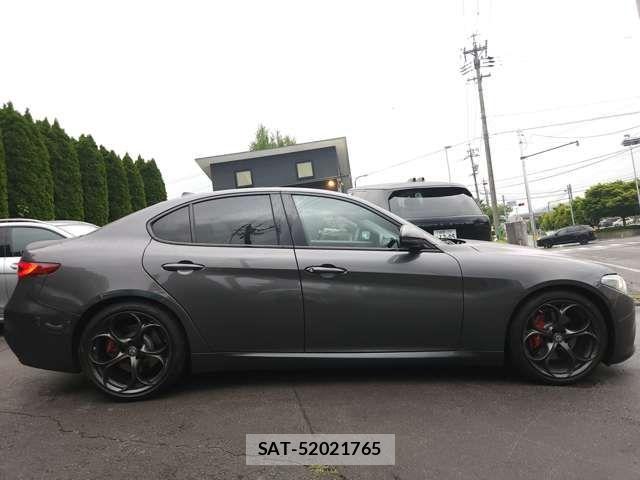 ALFA ROMEO Giulia 2021-09 7978346-2