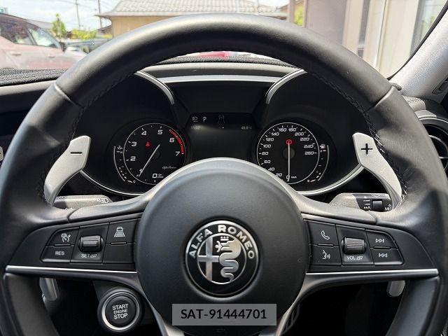 ALFA ROMEO Giulia 2018-10 8072654-13