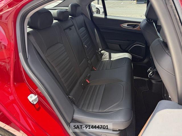ALFA ROMEO Giulia 2018-10 8072654-19