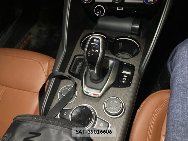 ALFA ROMEO Giulia 2022-05 8484737-16