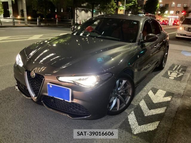 ALFA ROMEO Giulia 2022-05 8484737-1
