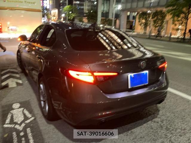 ALFA ROMEO Giulia 2022-05 8484737-2