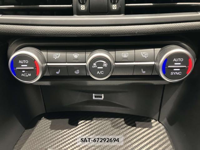 ALFA ROMEO Giulia 2017-12 8878476-12