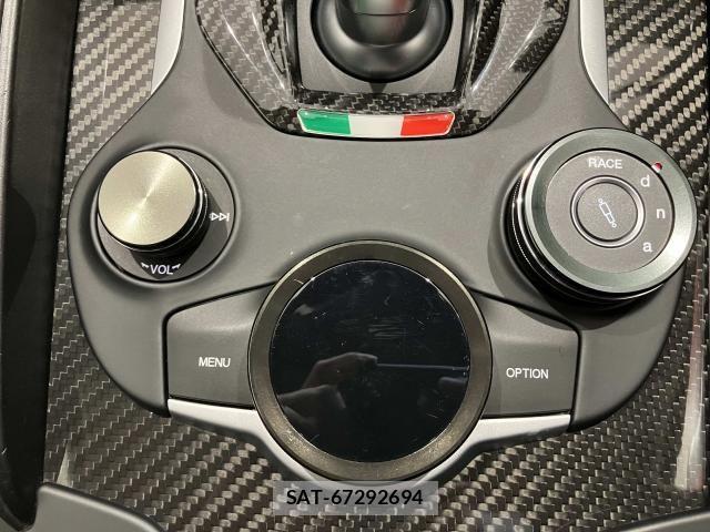 ALFA ROMEO Giulia 2017-12 8878476-13