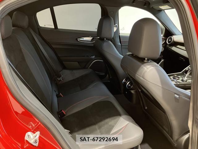 ALFA ROMEO Giulia 2017-12 8878476-19