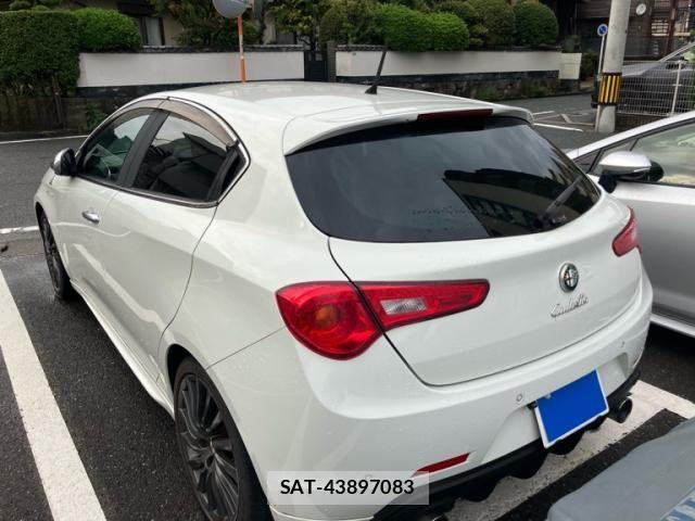 ALFA ROMEO GIULIETTA 2012-10 1311470-3