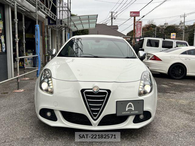 ALFA ROMEO GIULIETTA 2013-06 1818553-13