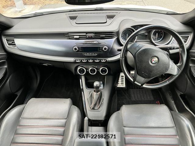 ALFA ROMEO GIULIETTA 2013-06 1818553-3
