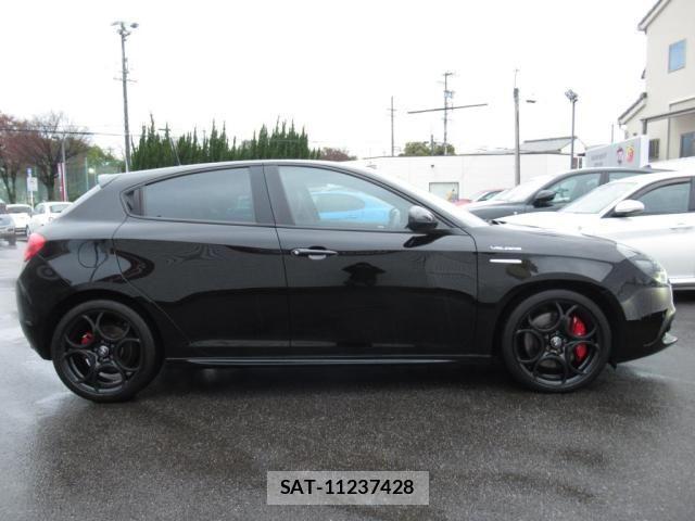 ALFA ROMEO GIULIETTA 2020-12 3355048-11