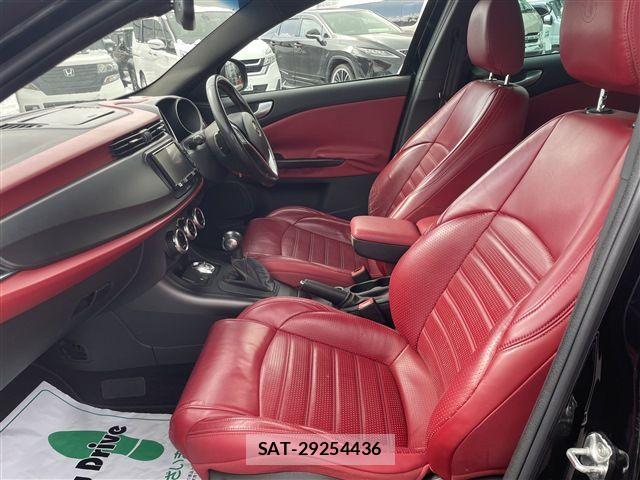 ALFA ROMEO GIULIETTA 2015-02 4585779-25