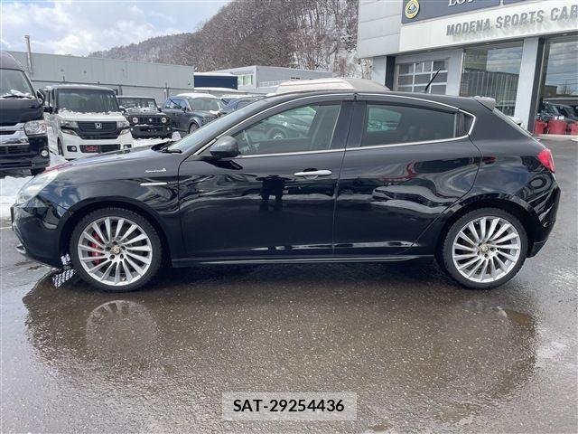 ALFA ROMEO GIULIETTA 2015-02 4585779-4