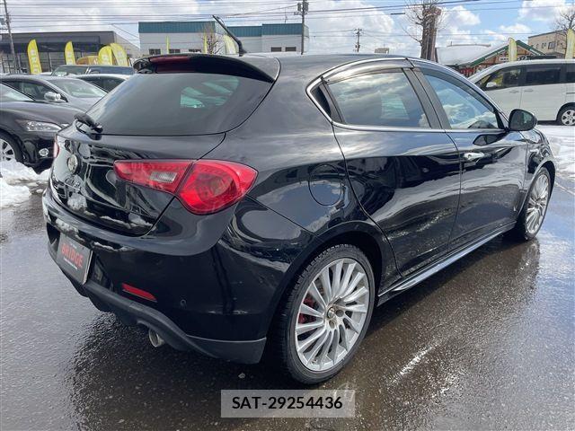 ALFA ROMEO GIULIETTA 2015-02 4585779-7