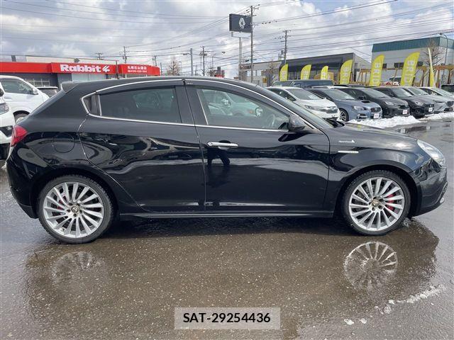 ALFA ROMEO GIULIETTA 2015-02 4585779-8