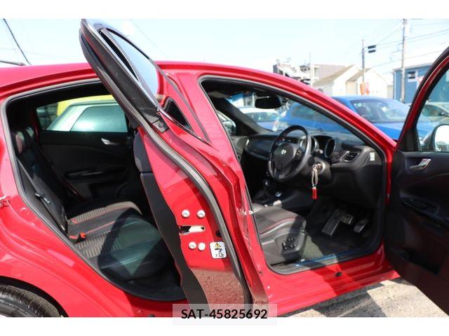 ALFA ROMEO GIULIETTA 2013-02 5859202-10