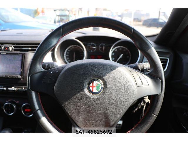 ALFA ROMEO GIULIETTA 2013-02 5859202-1