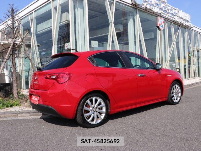 ALFA ROMEO GIULIETTA 2013-02 5859202-2