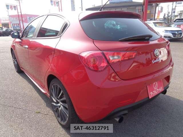 ALFA ROMEO GIULIETTA 2013-03 6008224-10