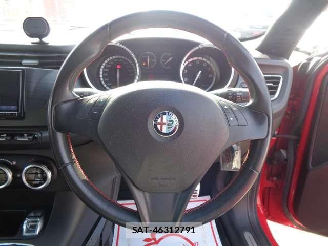 ALFA ROMEO GIULIETTA 2013-03 6008224-17