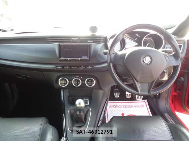 ALFA ROMEO GIULIETTA 2013-03 6008224-1
