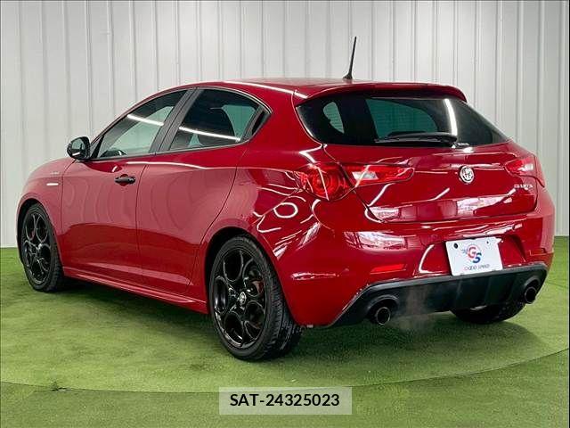 ALFA ROMEO GIULIETTA 2021-06 6275575-16