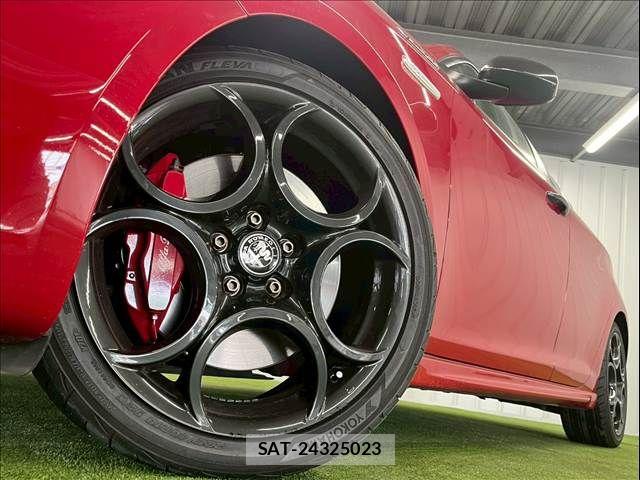 ALFA ROMEO GIULIETTA 2021-06 6275575-18