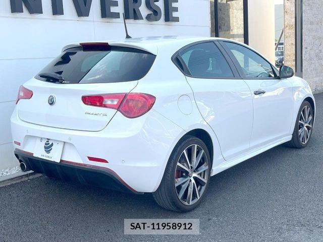 ALFA ROMEO GIULIETTA 2017-11 6494519-17