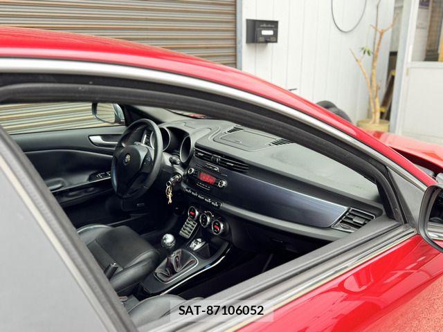 ALFA ROMEO GIULIETTA 2013-03 6674787-1