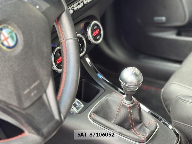 ALFA ROMEO GIULIETTA 2013-03 6674787-2